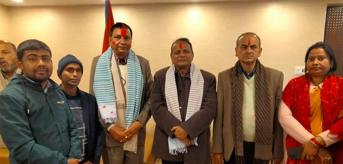 मधेस प्रदेशका मुख्यमन्त्री यादवले शपथ लिँदै